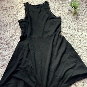 Black H&M cute sleeveless dress with flow perfect for a night out or a fancy dre